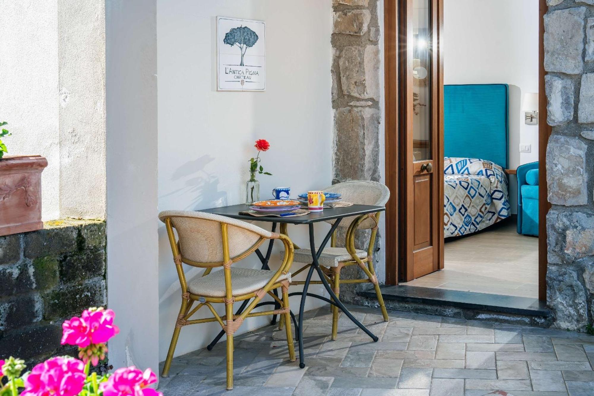 L'Antica Pigna Chateau Вико-Экуенсе Экстерьер фото